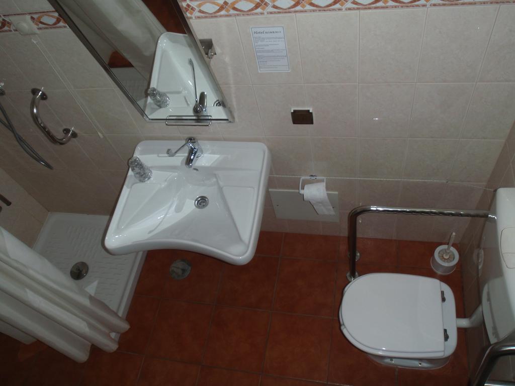 أوريكي Hotel Romba المظهر الخارجي الصورة